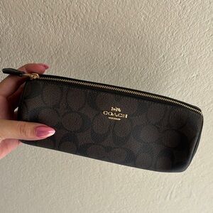 Coach brushes  Signature Brown Zip Pouch